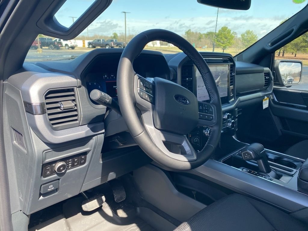 2025 Ford F-150 XLT - Photo 13