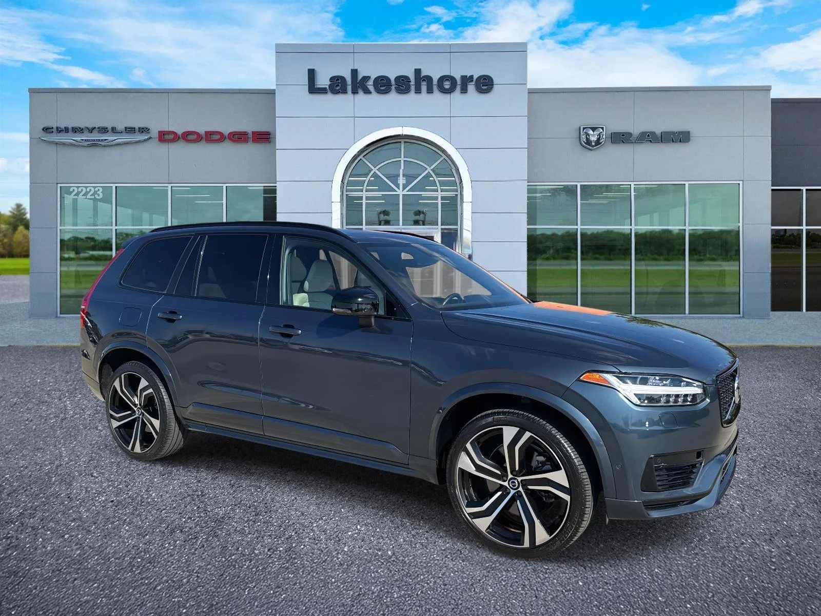 2021 Volvo XC90 T8 Recharge R-Design PHEV AWD's photo