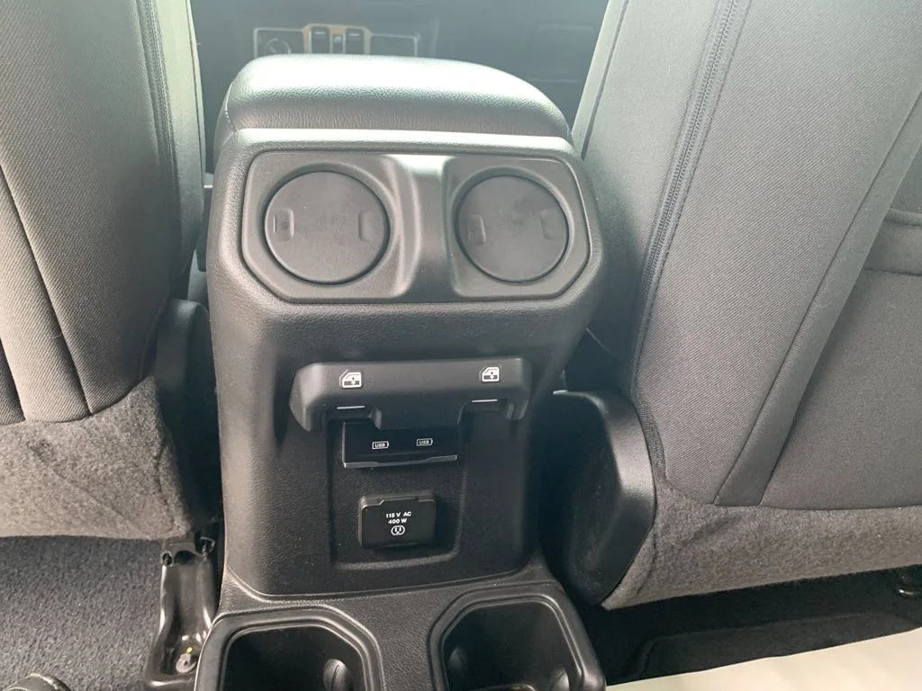 Used 2023  Jeep Rubicon image 15