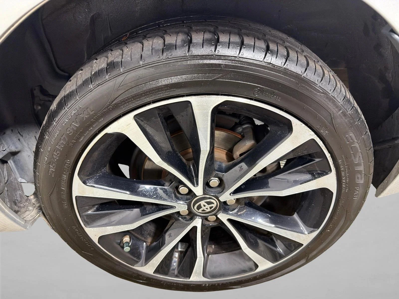 Used 2019 Classic Silver Metallic Toyota SE image 19