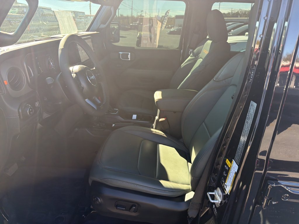 Used 2026 Black Jeep Mojave X image 13