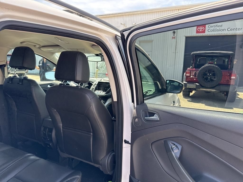 Used 2013 White Platinum Ford SEL image 19