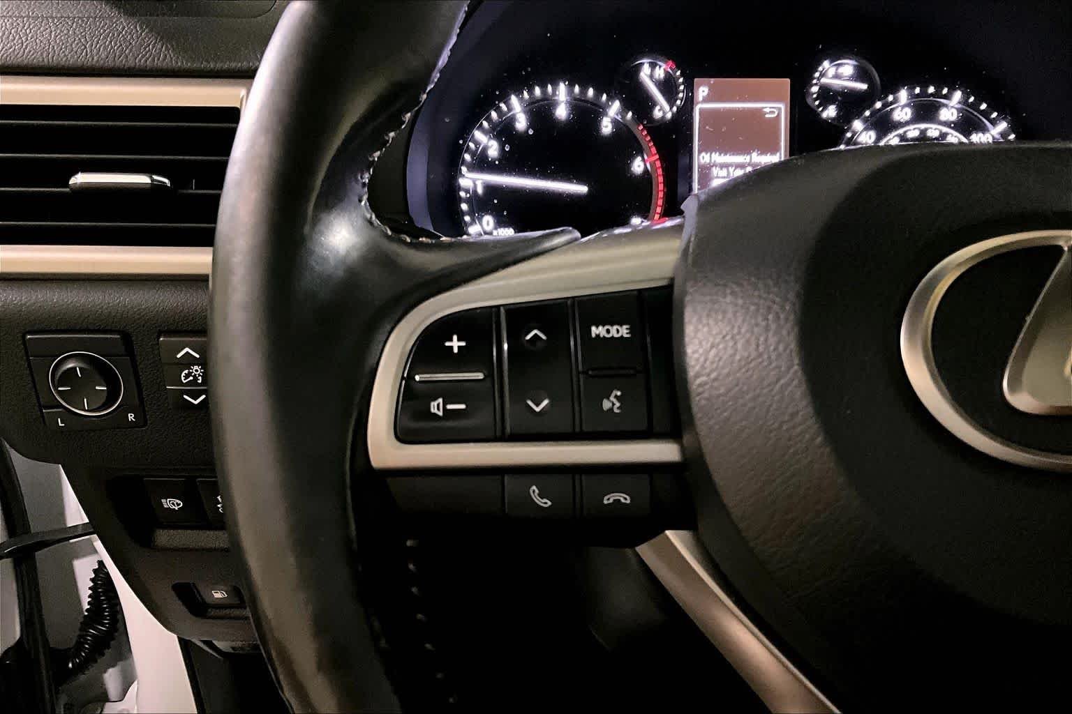 Used 2020 Starfire Pearl Lexus Premium image 23