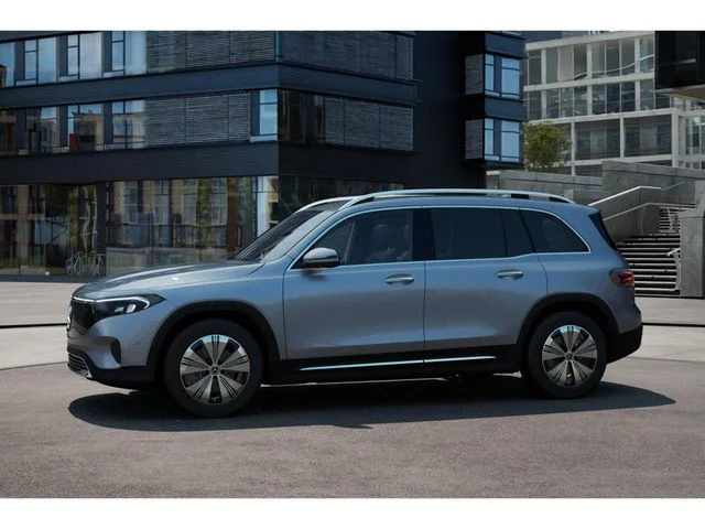 Used 2025 Silver Mercedes-Benz 250+ image 38