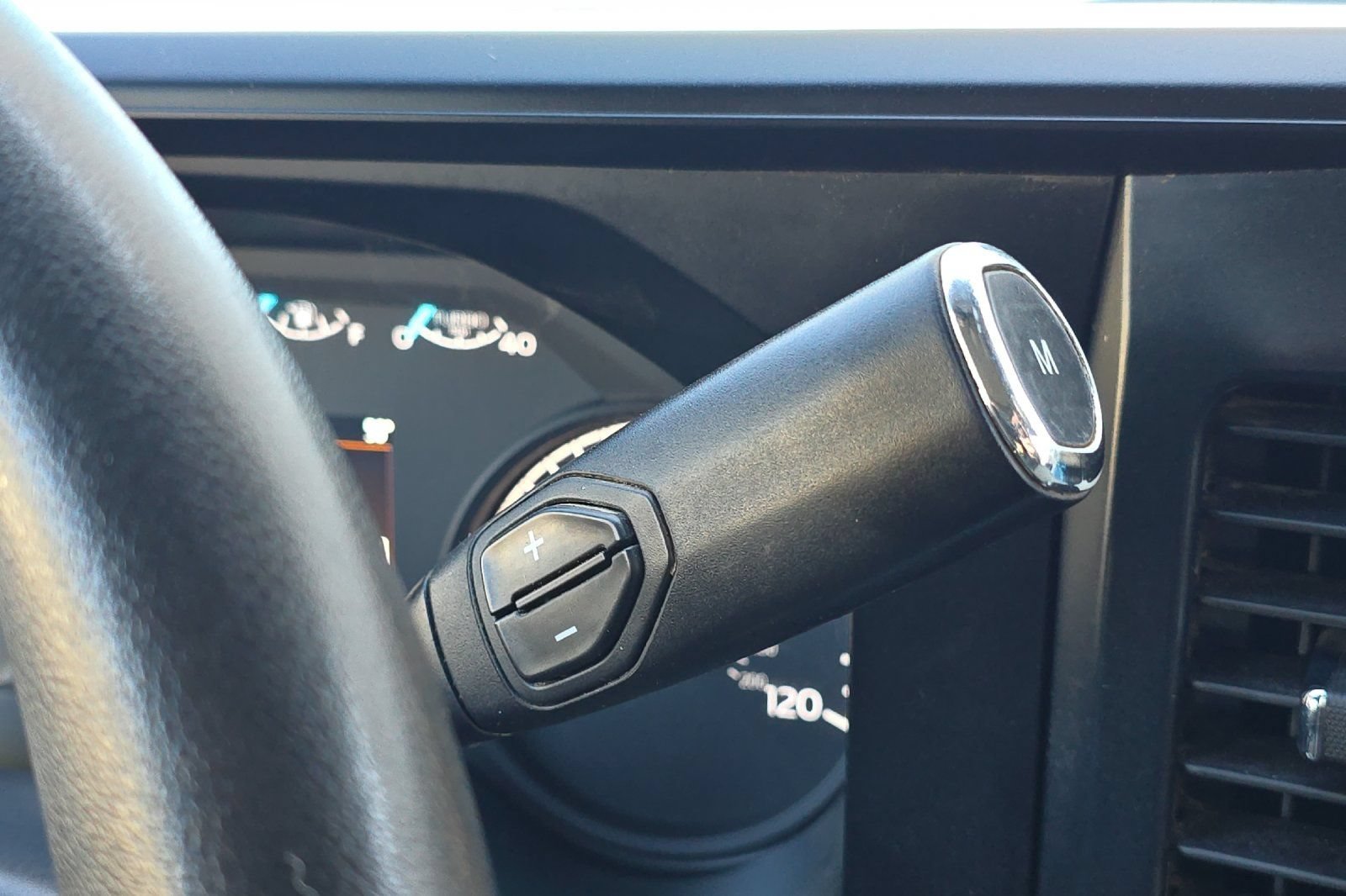 Used 2023  Ford XLT image 22