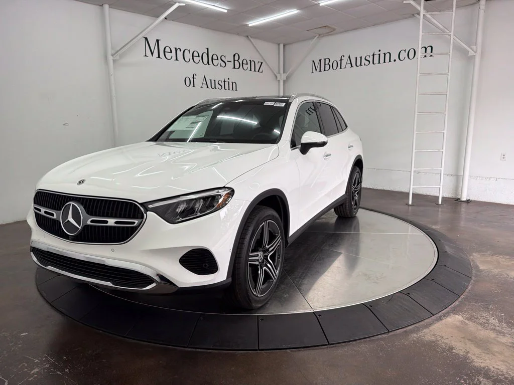 New 2027 White Mercedes-Benz GLC 300 image 3