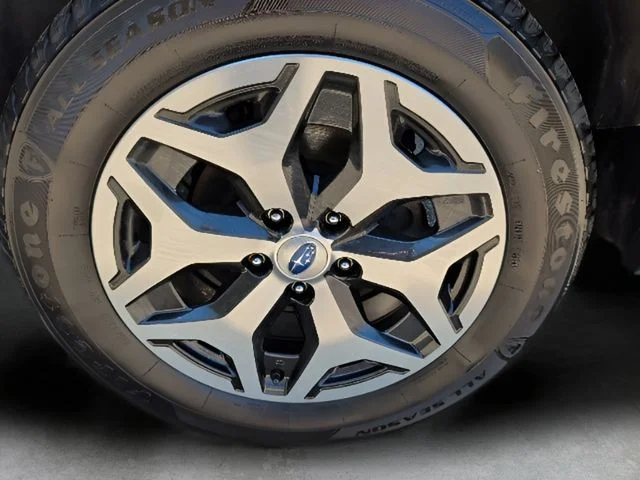 Used 2022 White Subaru Premium image 9