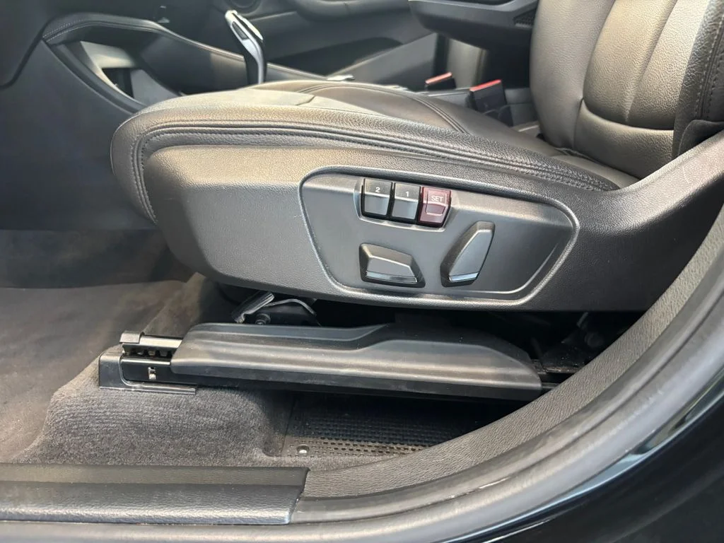 Used 2021 Black BMW xDrive28i image 16
