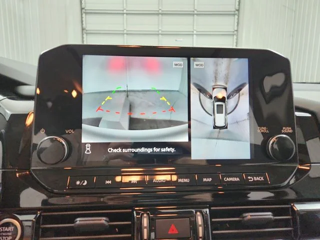 Used 2024 Gray Nissan Platinum image 31