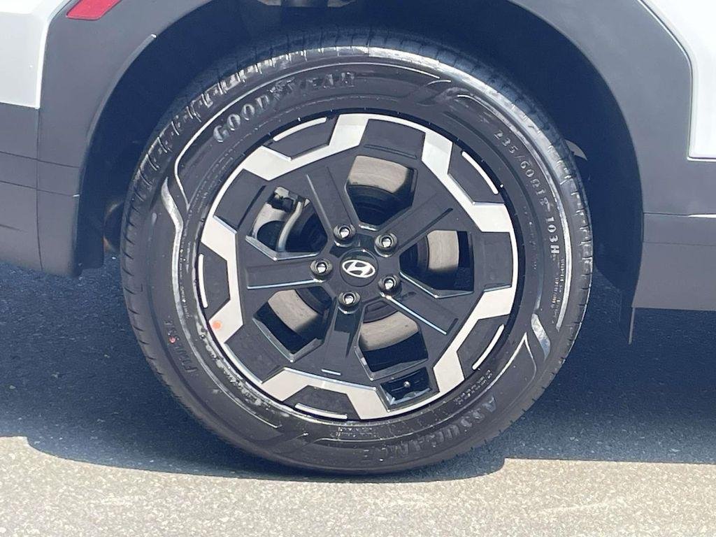 New 2027 White Hyundai SE AWD image 7