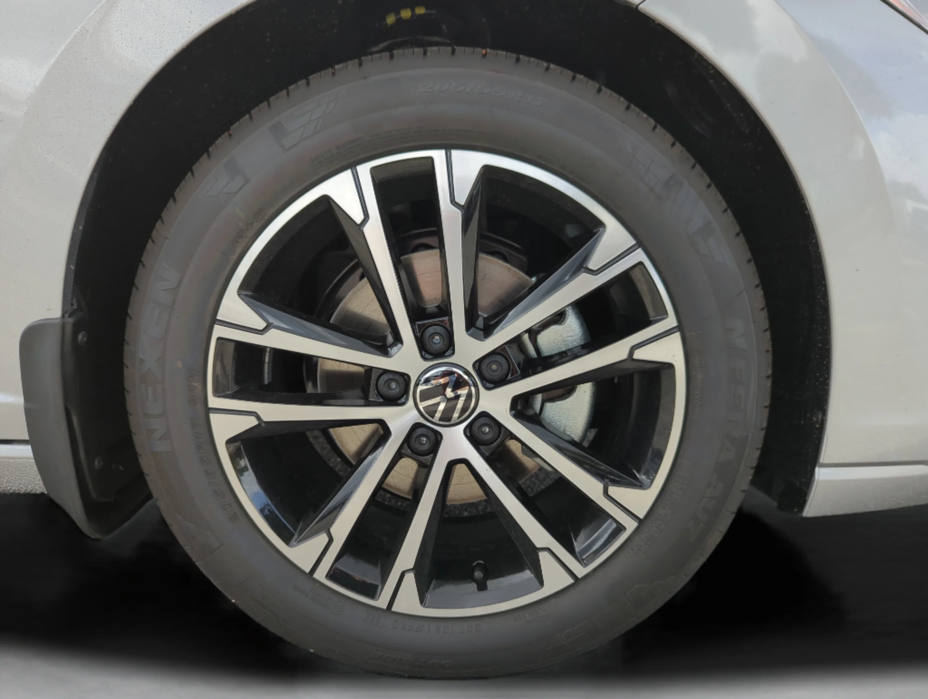 Used 2026 PYRITE SILVER M Volkswagen Sport image 28