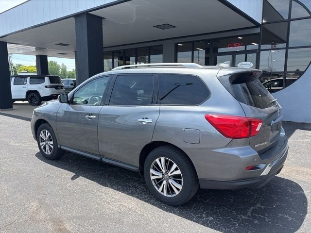 Used 2019 Gray Nissan SV image 5