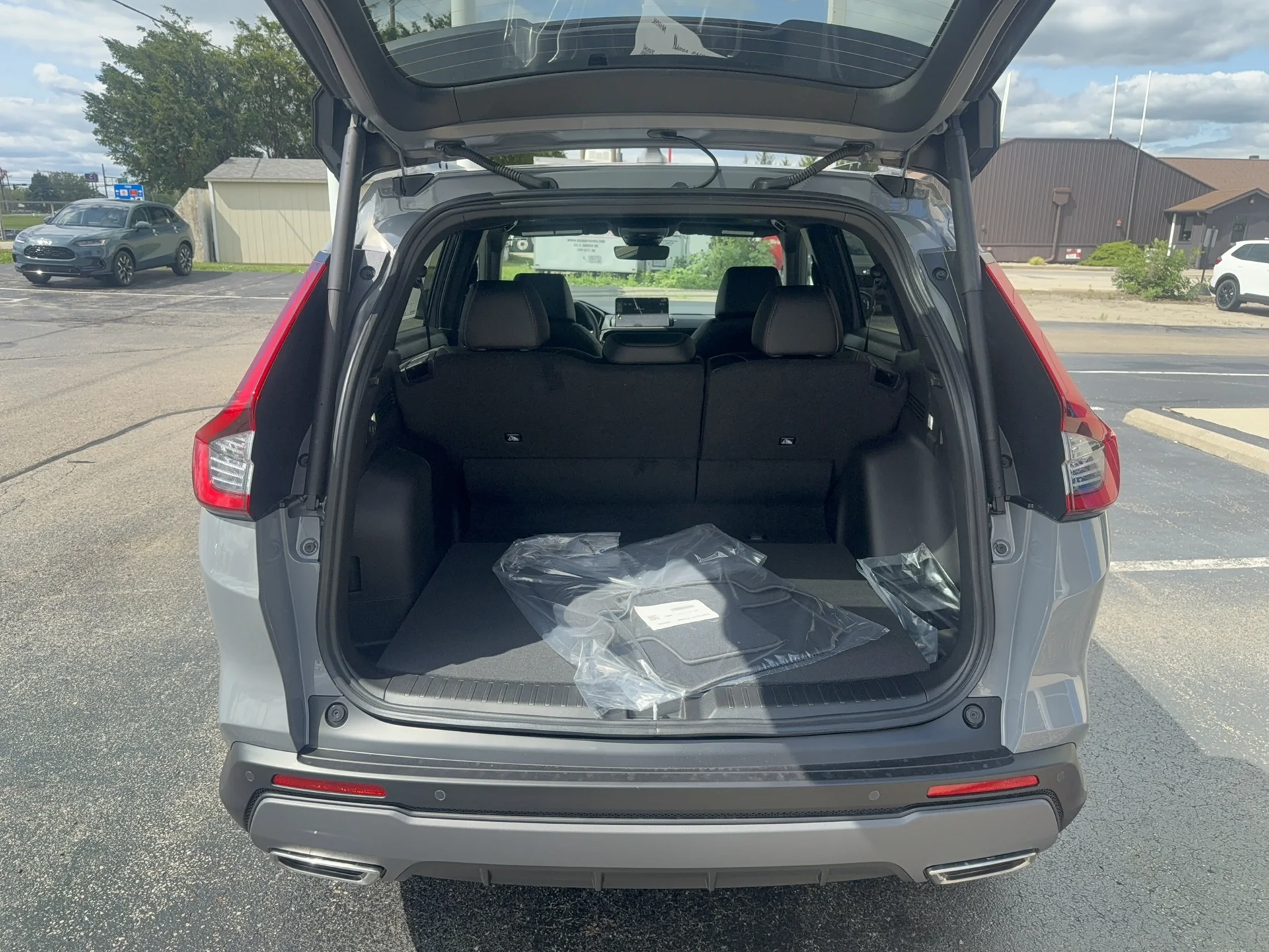 New 2026 Urban Gray Pearl Honda Sport-L image 17