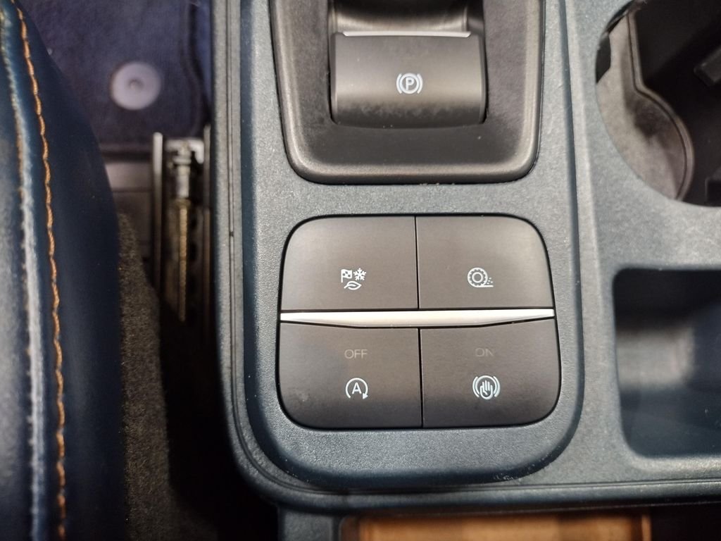Used 2022 Blue Metallic Ford Lariat image 33