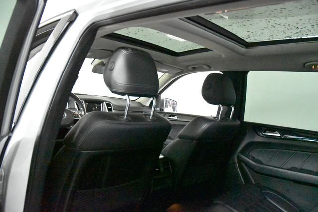 Used 2016  Mercedes-Benz GL 450 image 36