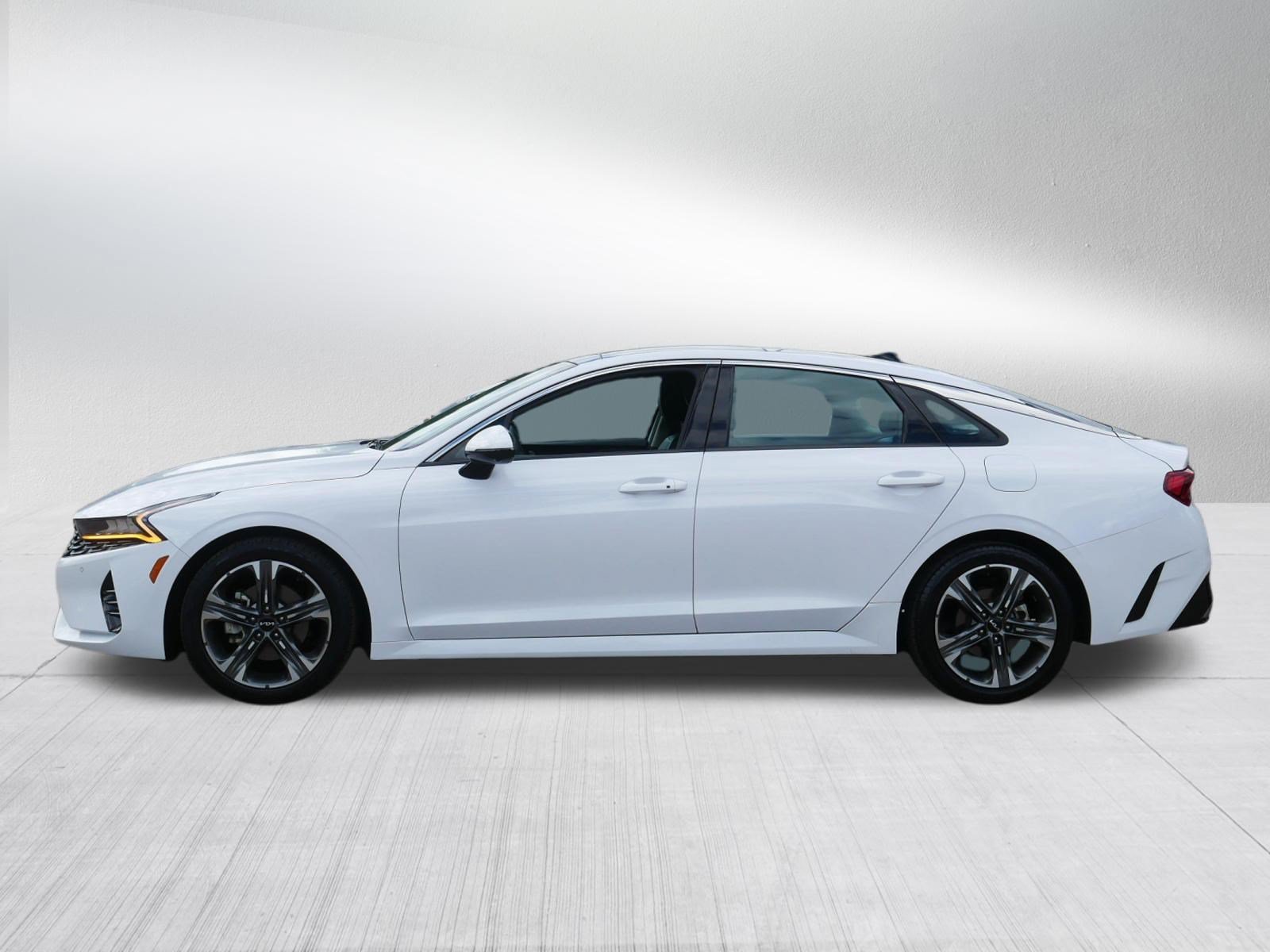 Certified Used 2022 Glacial White Pearl Kia EX image 4