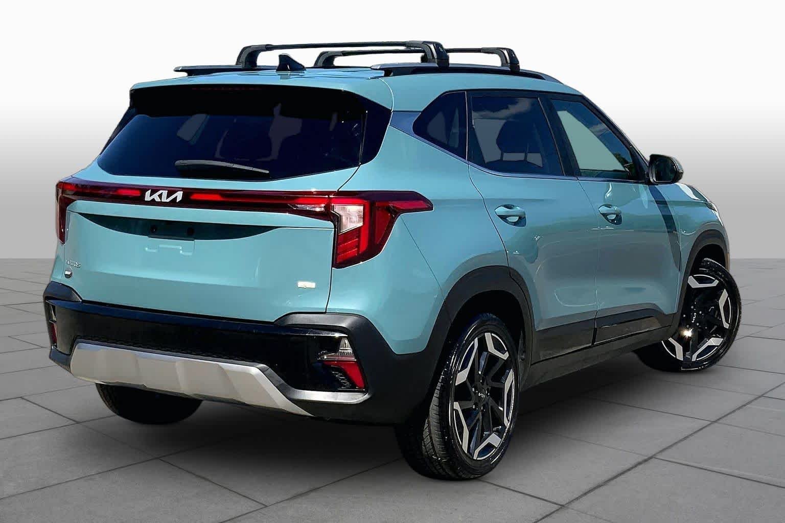 Used 2024 Pluton Blue Kia SX image 12