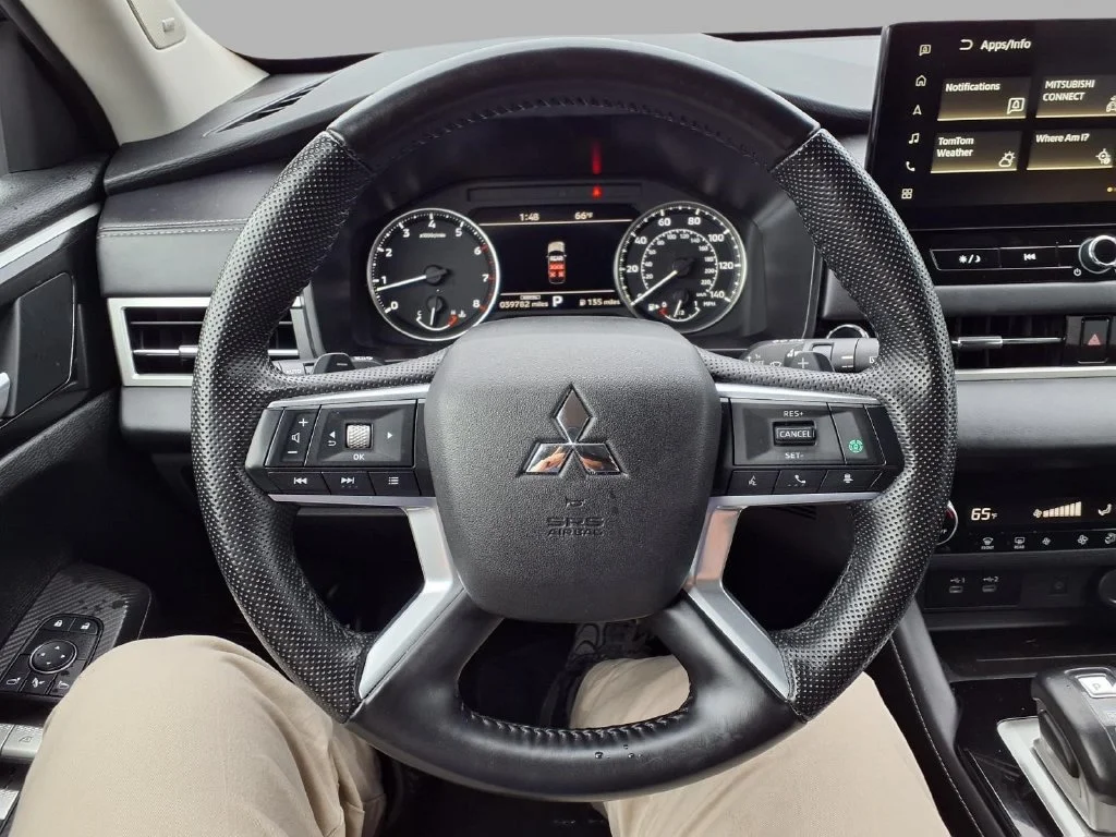 Used 2025 Black Mitsubishi  image 16