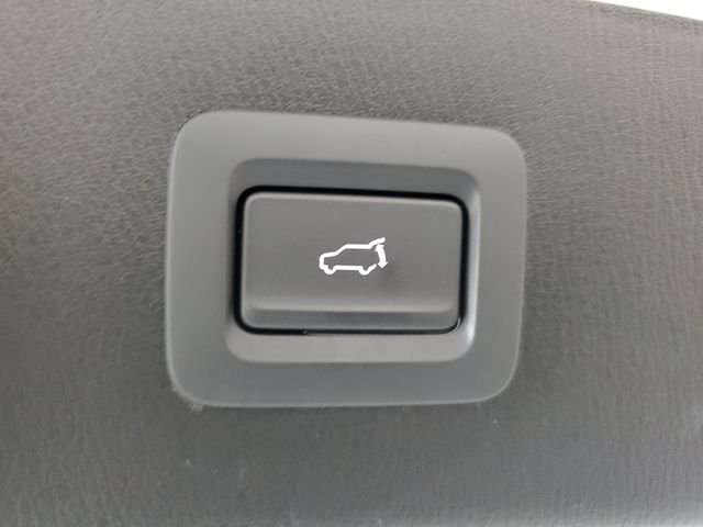 Certified Used 2023 White Mazda 2.5 S Preferred Package image 10