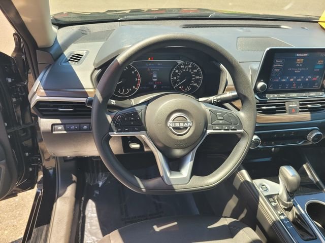 Used 2023 Black Nissan 2.5 SV image 30