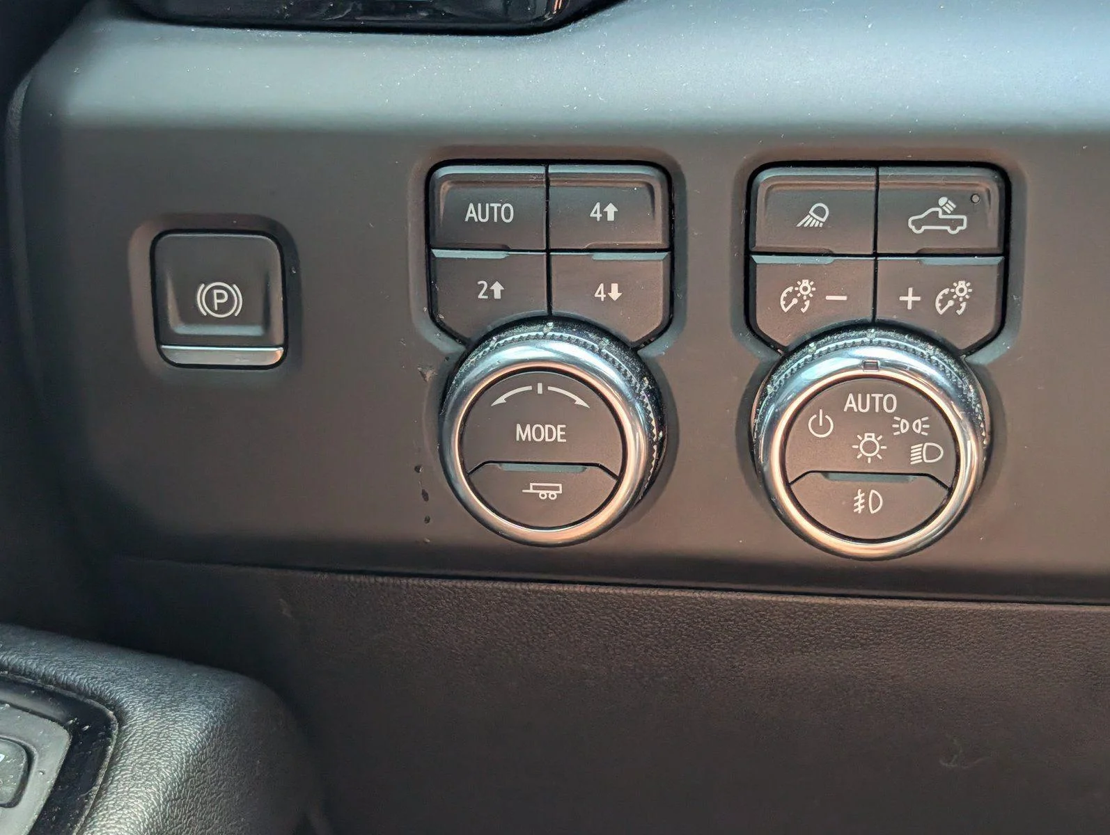 Used 2024 Onyx Black GMC AT4 image 30