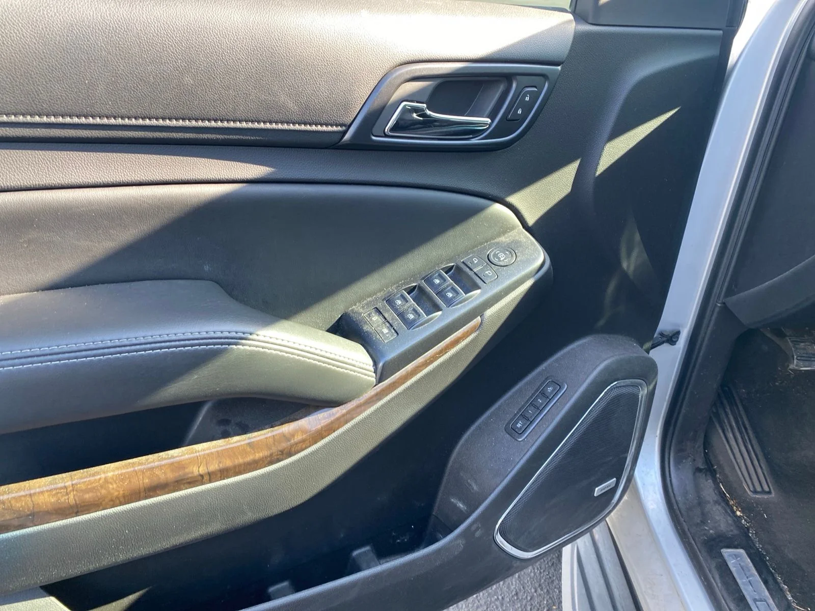 Used 2015 Silver Ice Metallic Chevrolet LT image 12