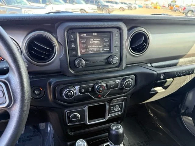 Certified Used 2018 Silver Jeep Unlimited Sport image 10