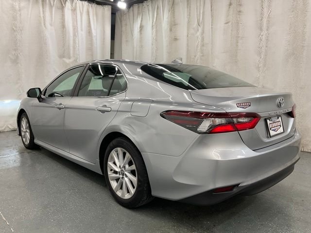 Used 2022 Silver Toyota LE image 5