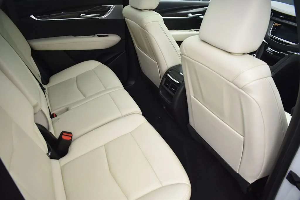 Certified Used 2023 Crystal White Tricoat Cadillac Sport image 31