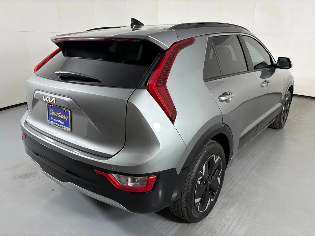 New 2026 Steel Gray Kia WIND image 8