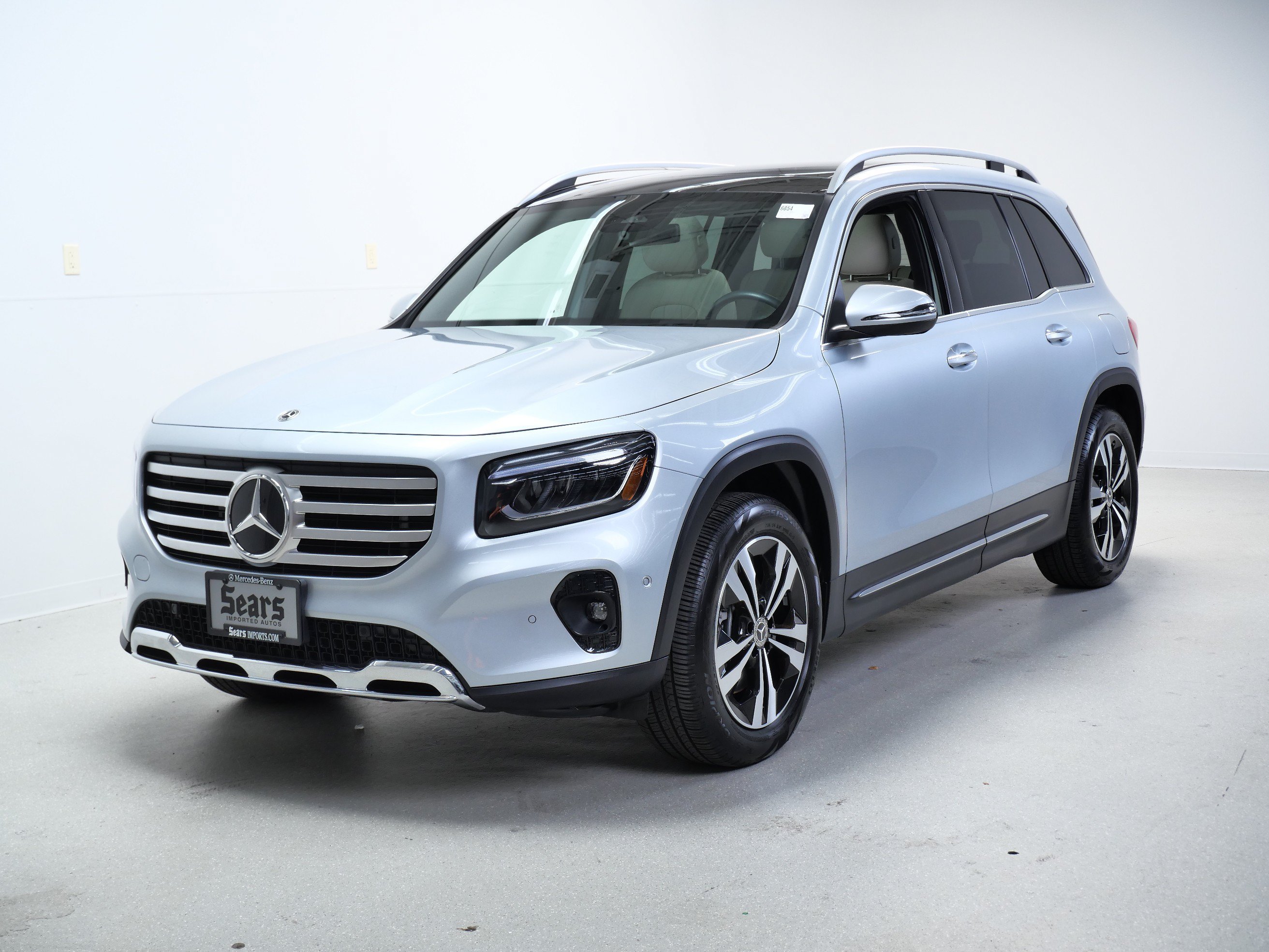 Used 2026 Cirrus Silver Metallic Mercedes-Benz GLB 250 image 9
