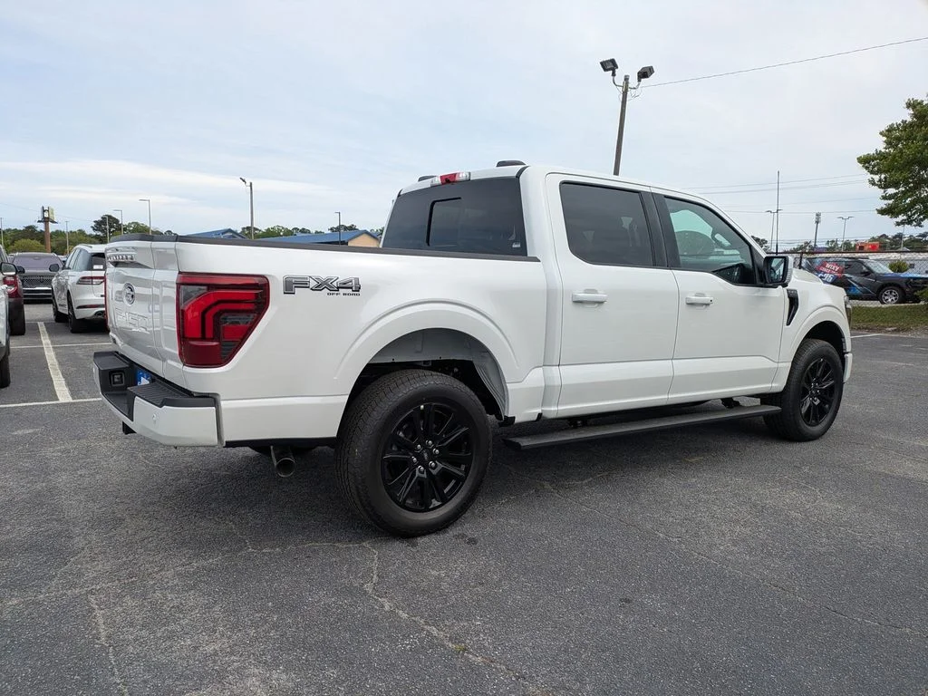 New 2026 Star White Metallic Tri-Coat Ford Platinum image 4