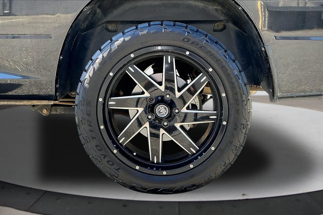 Certified Used 2018 Black Ram SLT image 33
