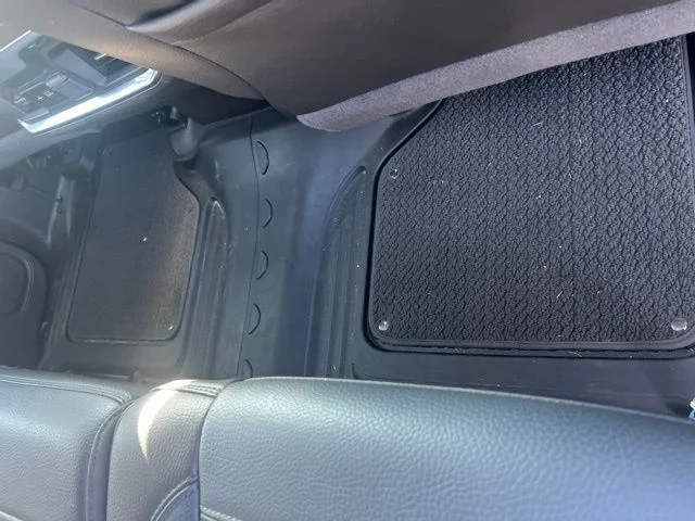 Used 2022  GMC Denali image 28