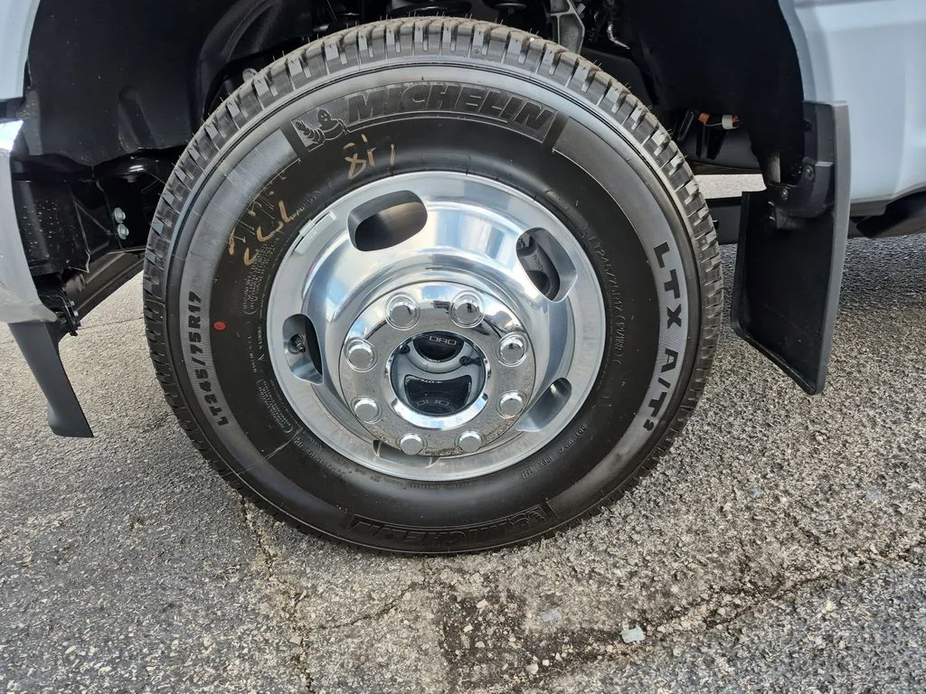 New 2026 Glacier Gray Metallic Tri-Coat Ford F-350® King Ranch® image 13