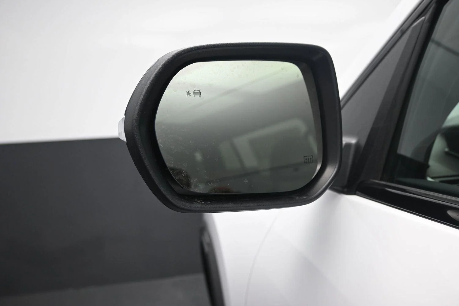 2026 GMC Acadia AT4 - Photo 22
