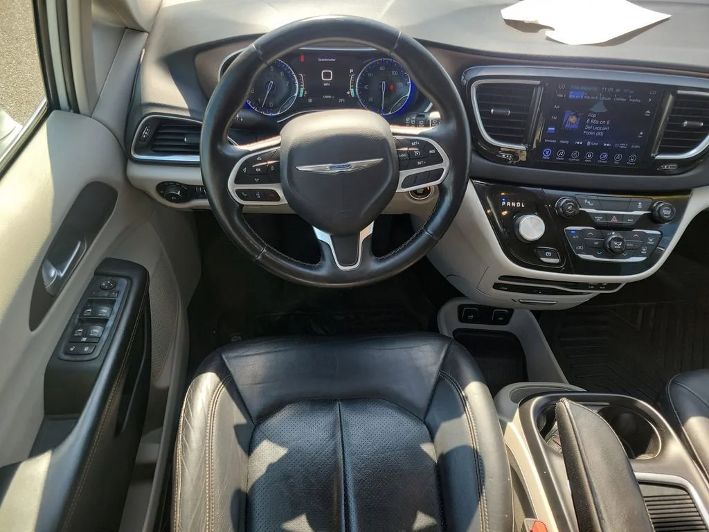 Used 2017 White Chrysler Touring-L Plus image 12