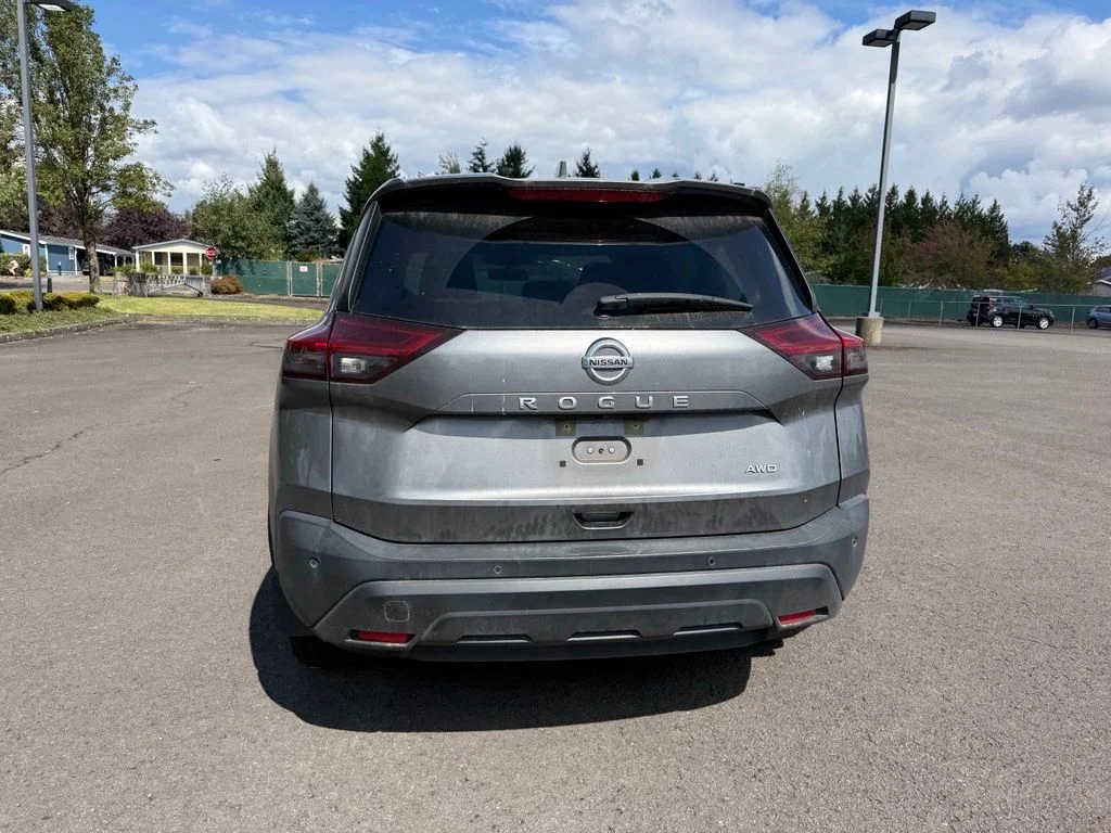 Used 2021 Gun Metallic Nissan S image 6