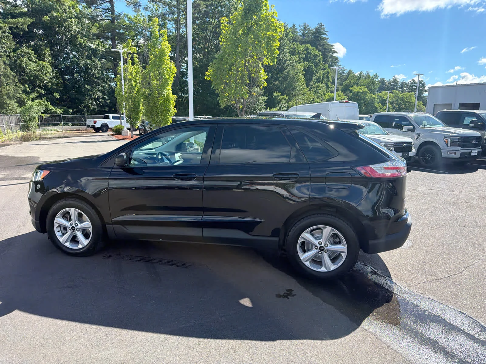 Used 2024 Agate Black Ford SE image 8