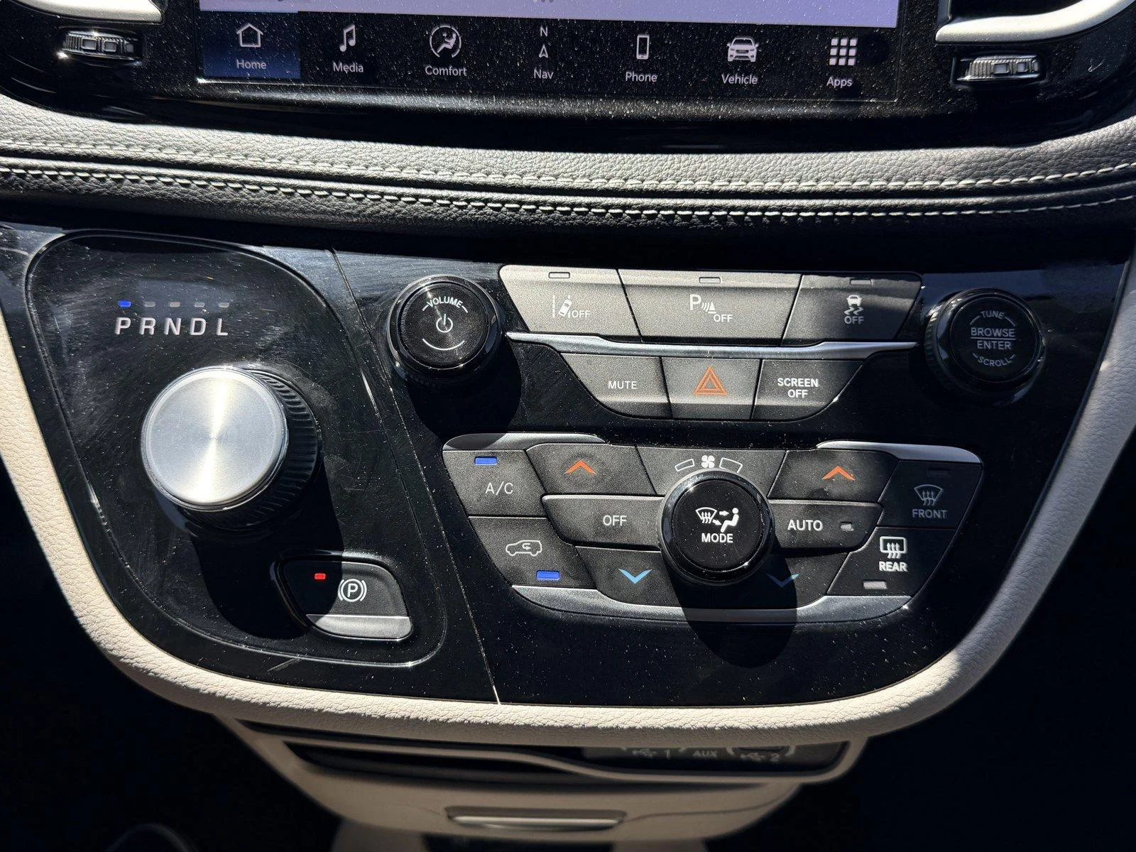 Used 2024 Silver Mist Clear Chrysler Hybrid Select image 22