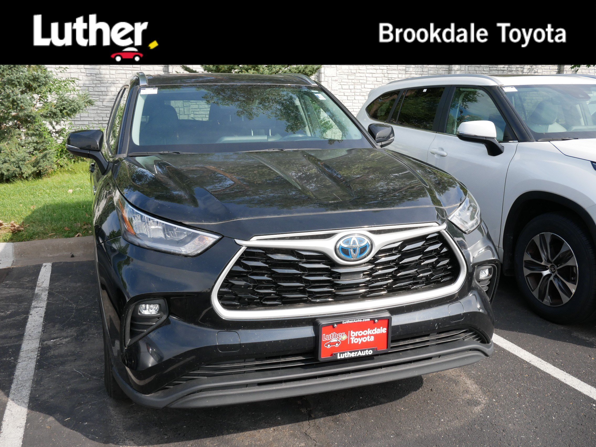 2020 Toyota Highlander Hybrid XLE AWD photo
