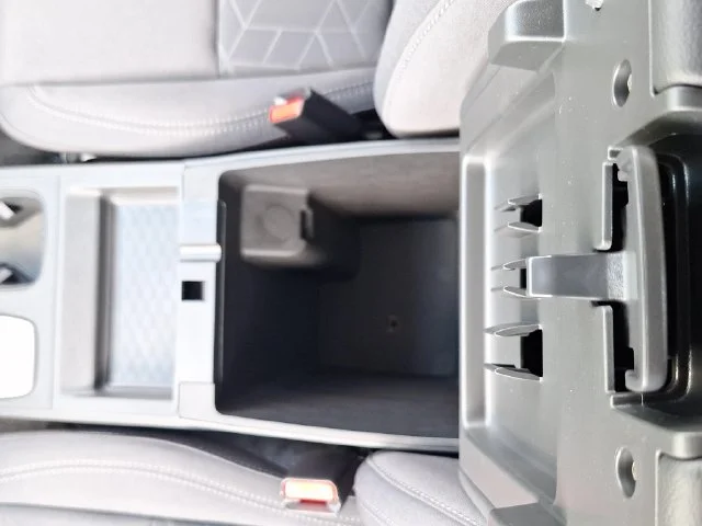 New 2027 Glacier White Nissan Crew Cab SV image 25