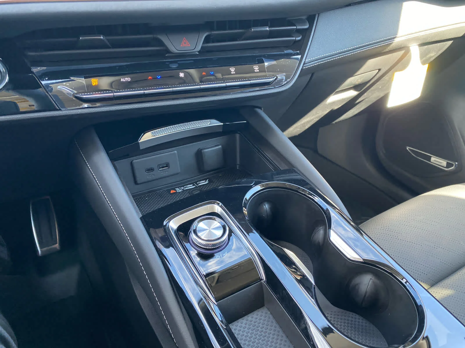 New 2026 Summit White Buick Sport Touring image 18