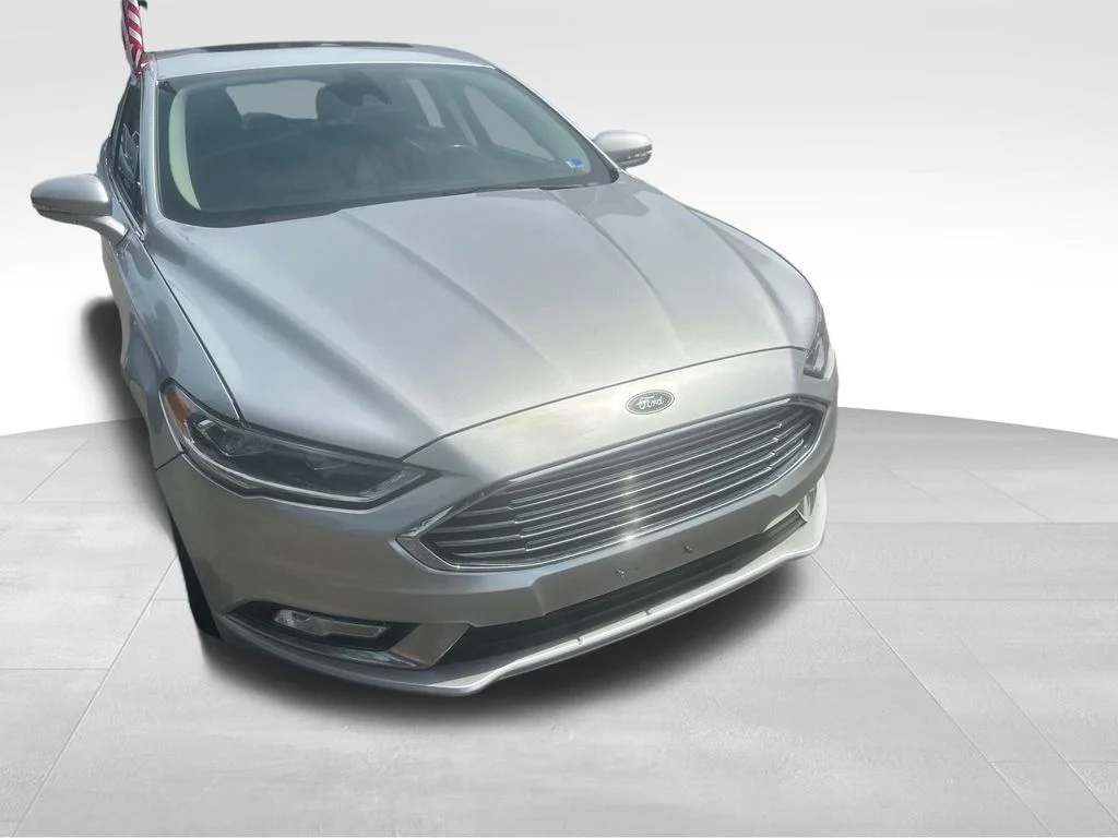 Used 2017 Silver Ford SE image 31