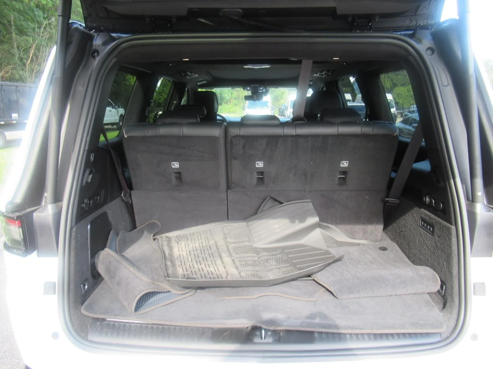 Used 2025 White Jeep Series III image 40