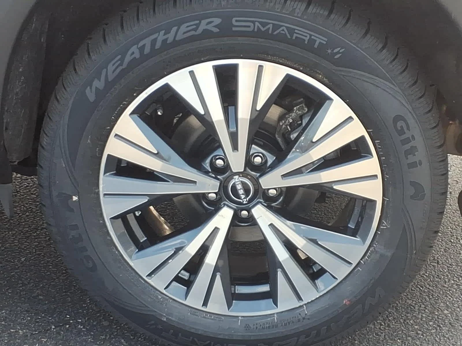 Certified Used 2023 Gun Metallic Nissan SV image 9