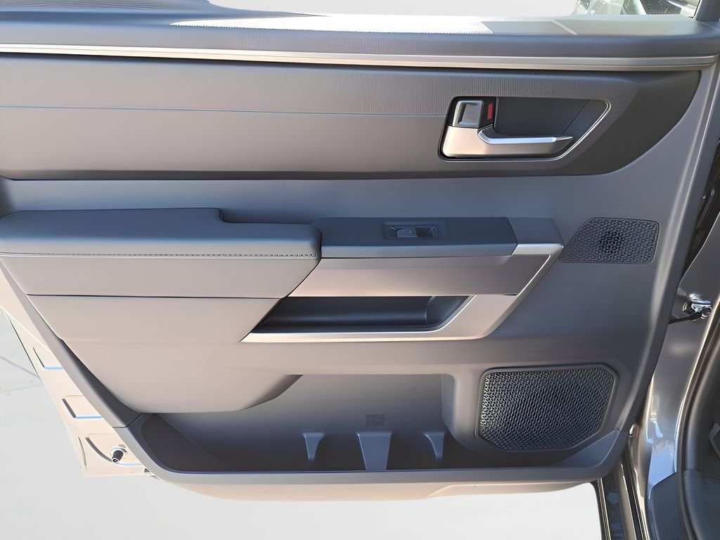 2026 Toyota Tundra SR5 - Photo 7