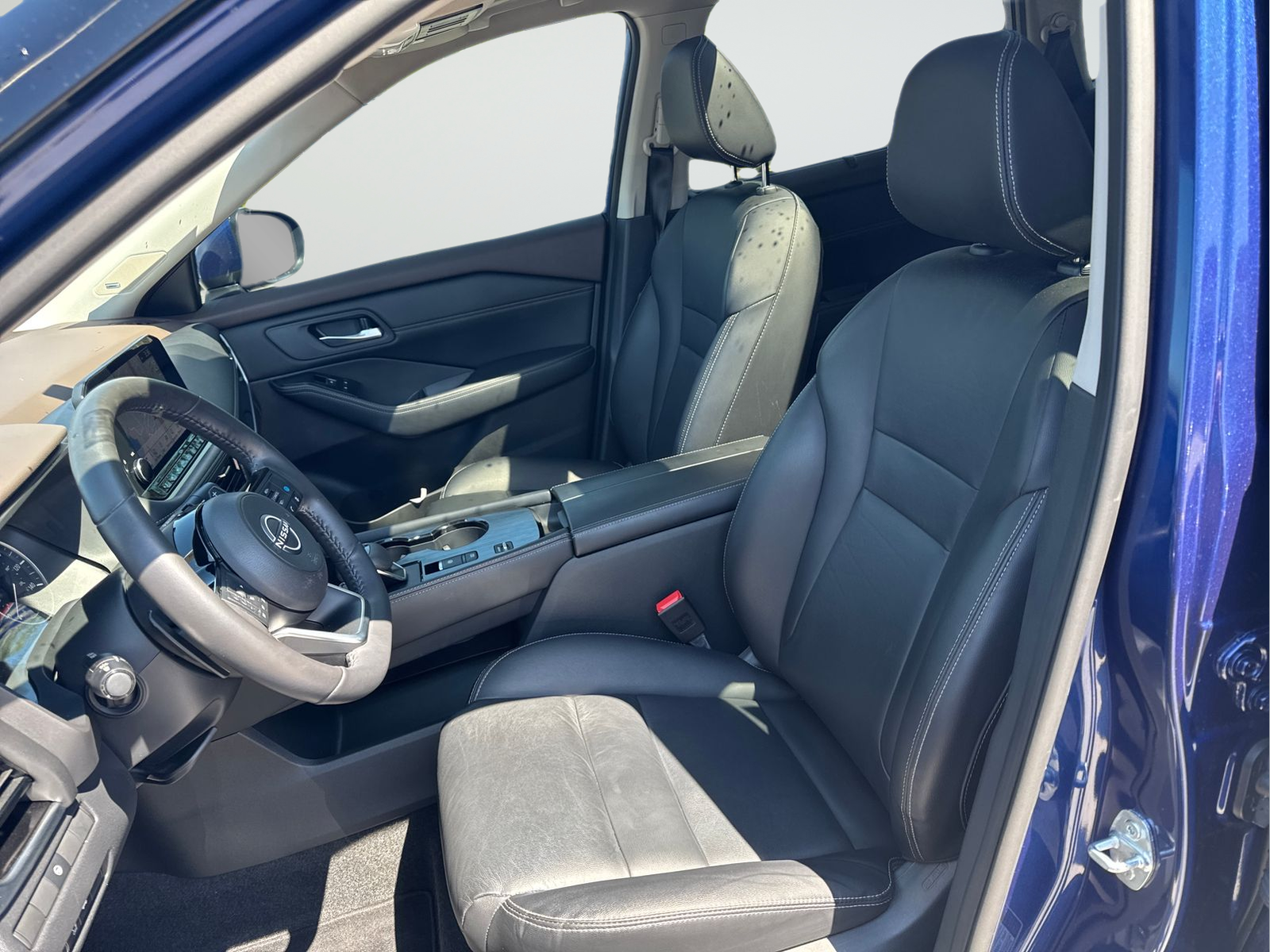 Certified Used 2023 Blue Nissan SL image 27