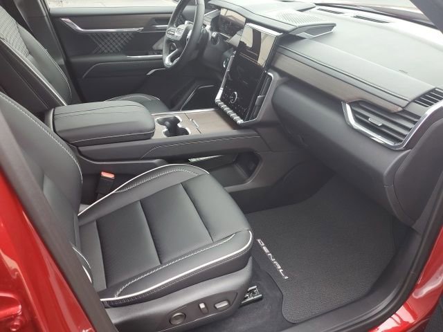 2025 GMC Acadia Denali - Photo 14