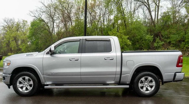 Used 2022 Silver Ram Laramie image 9
